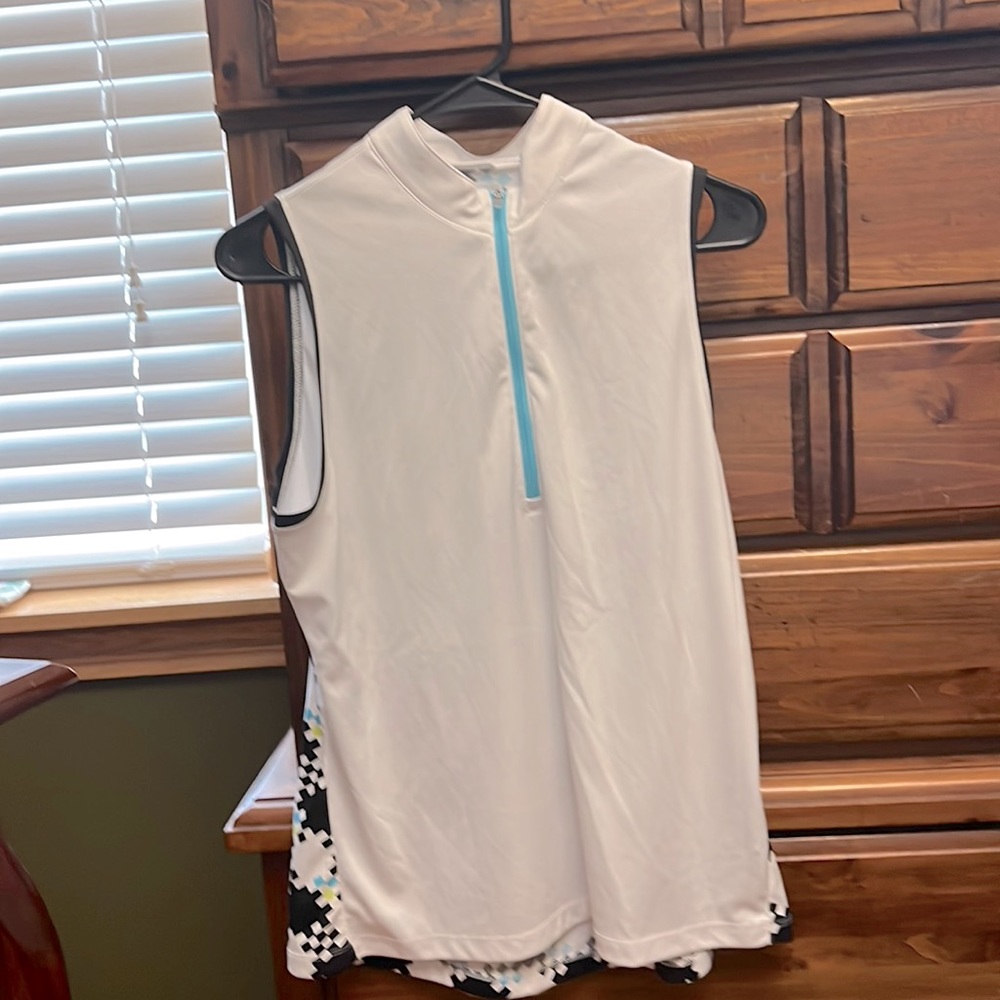 Callaway women’s zipper golf top.  Size Large